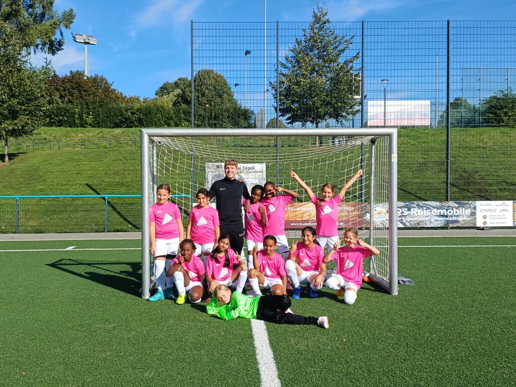 EKS Mädchen holen sensationellen 3. Platz beim Vitus Cup